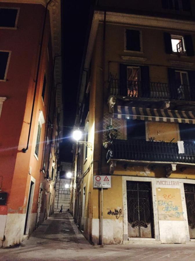 Stupenda Mansarda Centralissima, Finiture Di Lusso Каррара Экстерьер фото